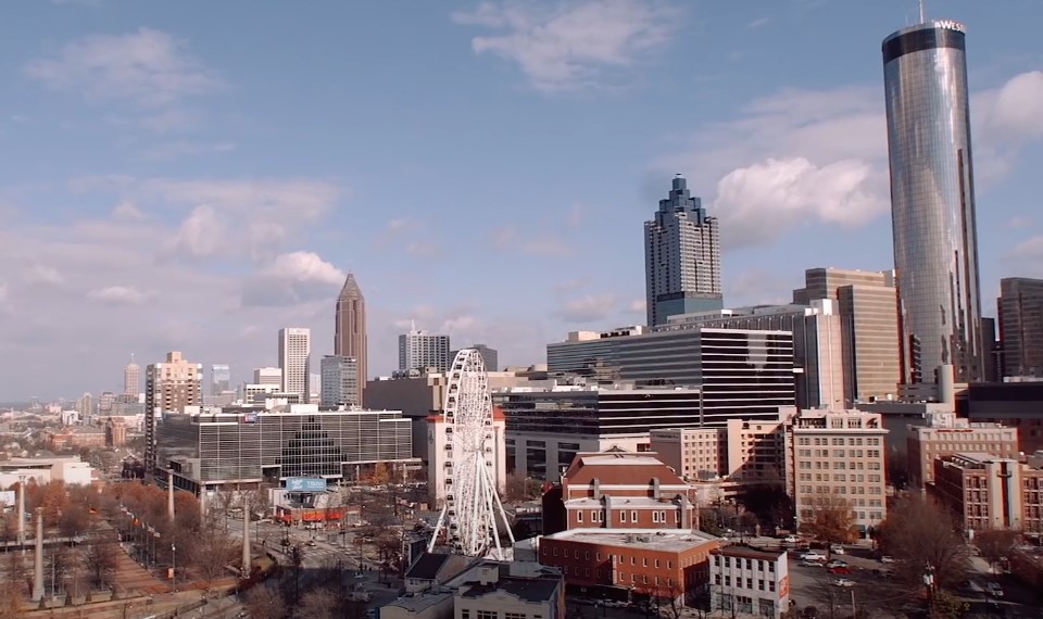 A photo showing tall buildings in Atlanta, Pittsburgh neighborhood