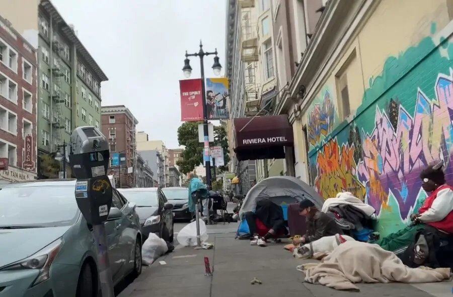 Dangerous area in San Francisco full of homeless people