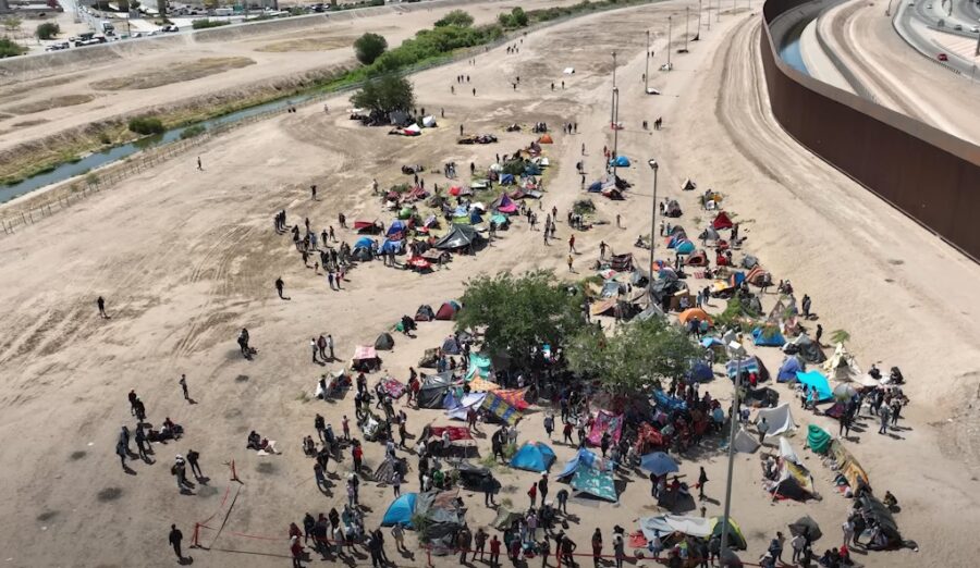 Group of migrants on a US border