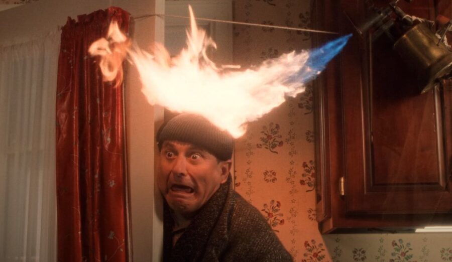 Joe Pesci in Home Alone movie getting injured