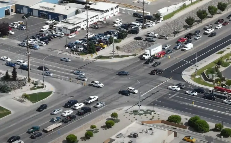 Cars navigating a busy intersection in Utah